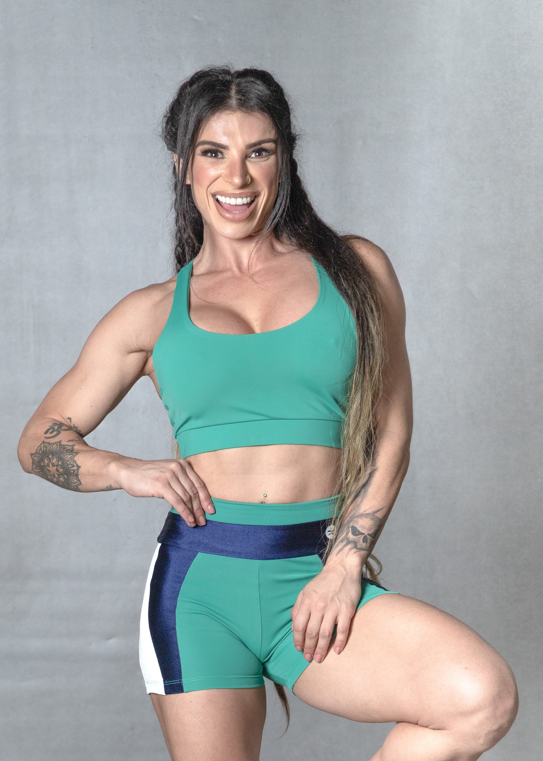 Conjunto Fitness PulseTank - Top Alça + Shorts com Bolso - Verde