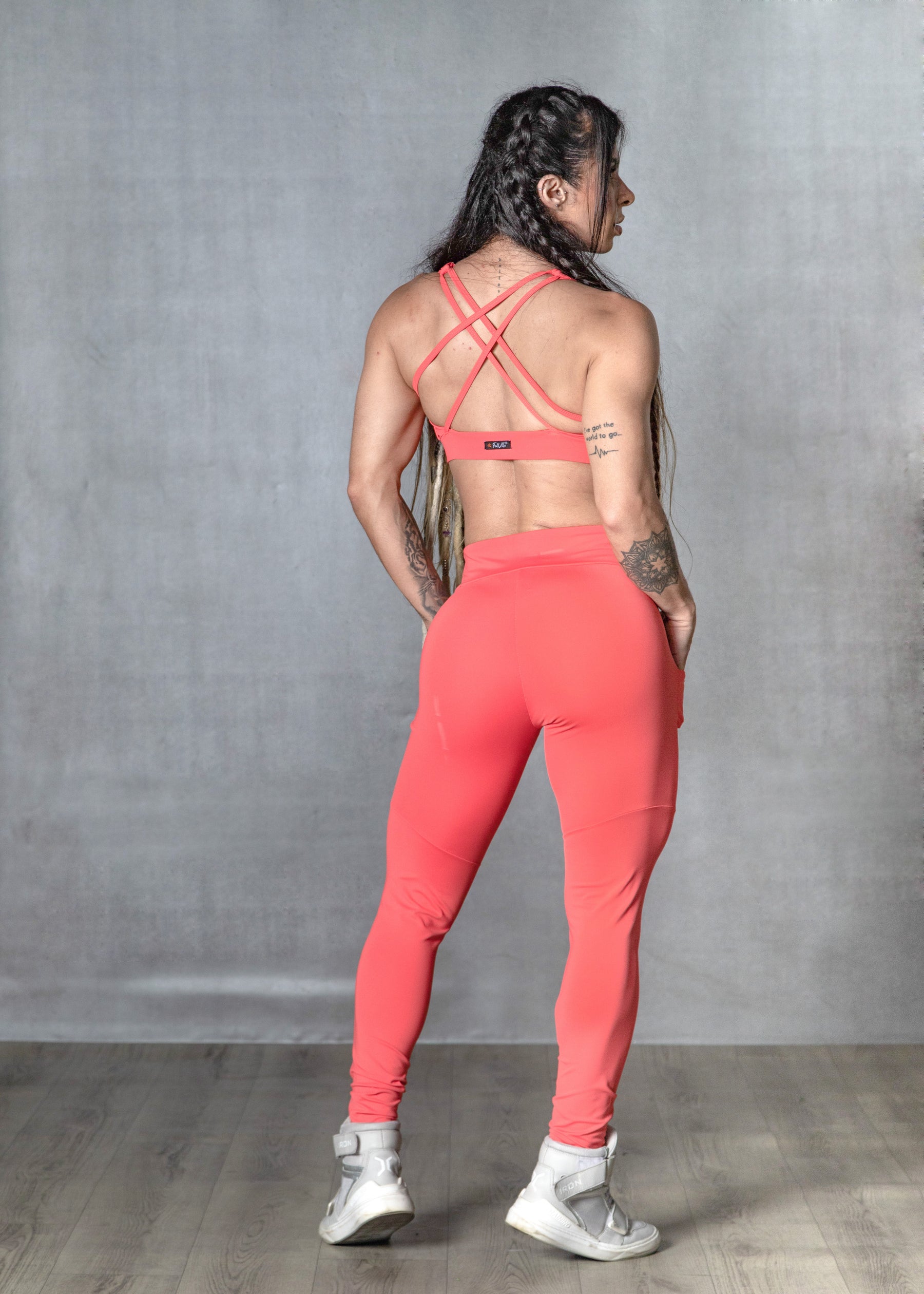 Conjunto Fitness LiteLift - Top Nadador + Calça Legging Básica - Goiaba
