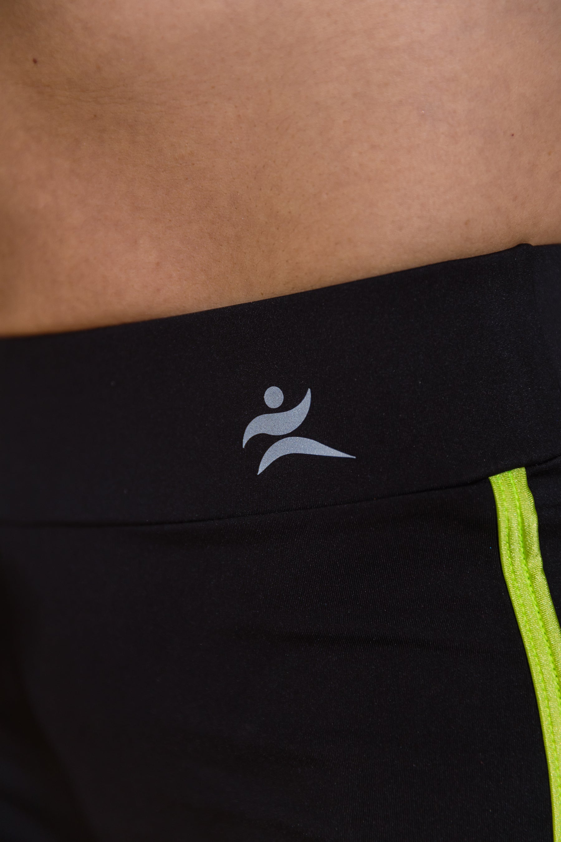 Conjunto Fitness Academia EnergyRise - Top Faixa + Shorts Empina Bumbum em Poliamida Verde com Preto
