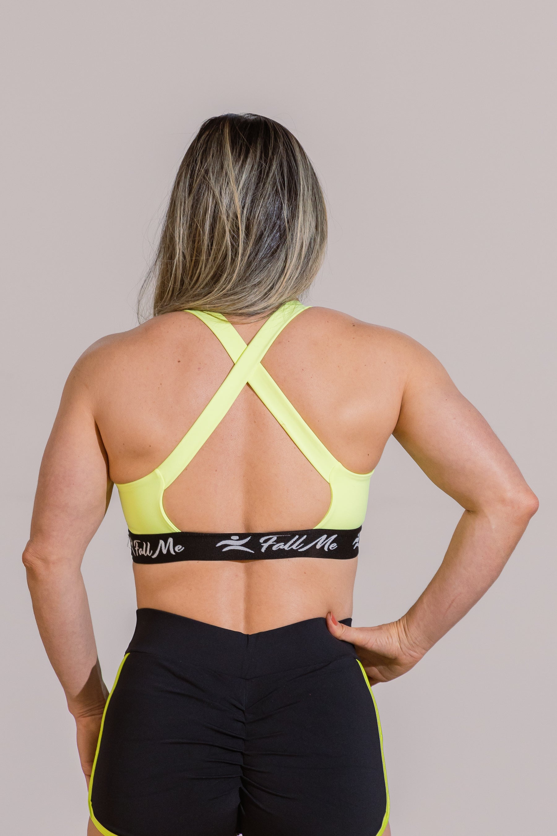 Conjunto Fitness Academia EnergyRise - Top Faixa + Shorts Empina Bumbum em Poliamida Verde com Preto