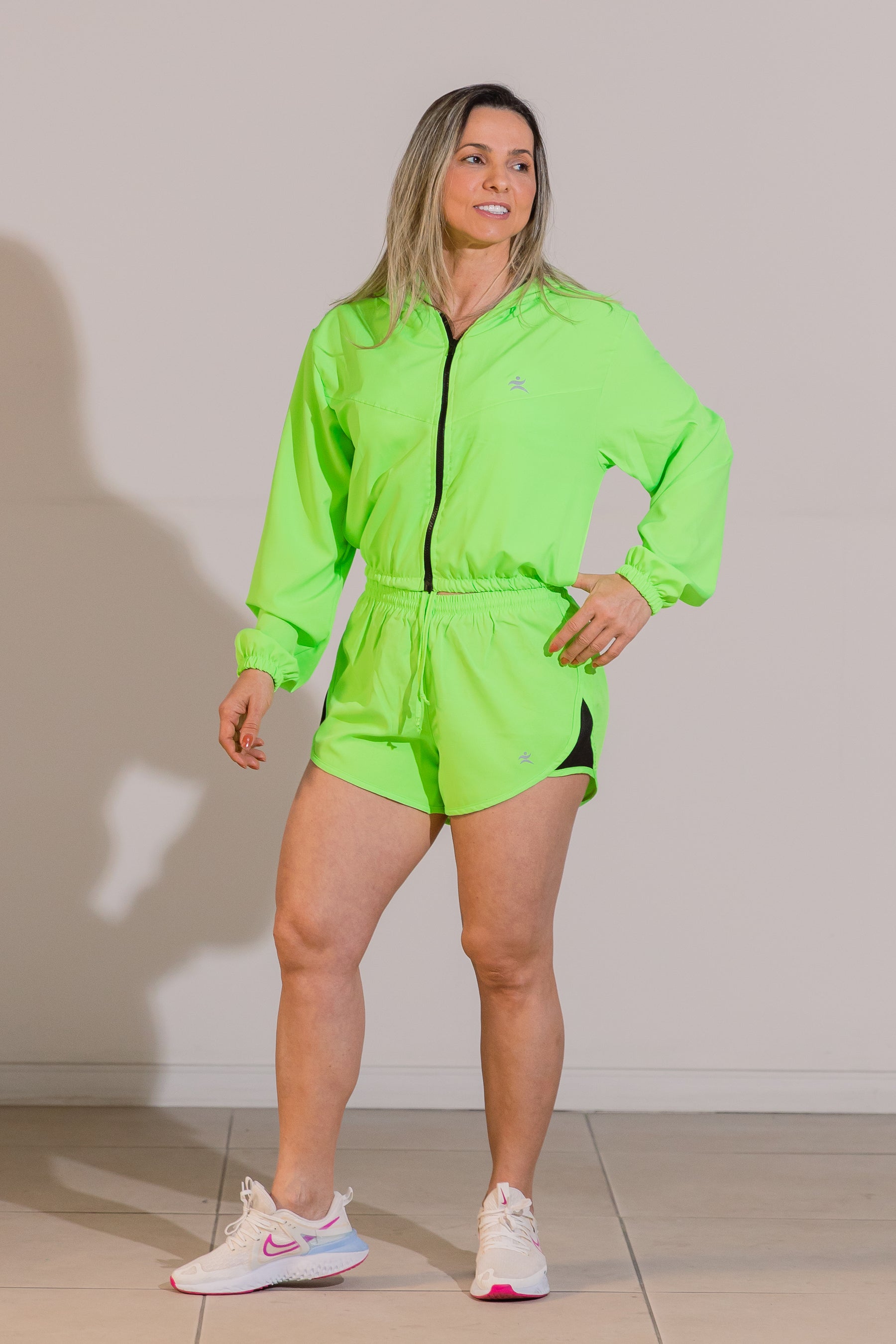 Conjunto Fitness Academia SportZen - Jaqueta Corta Vento + Short Tactel Verde