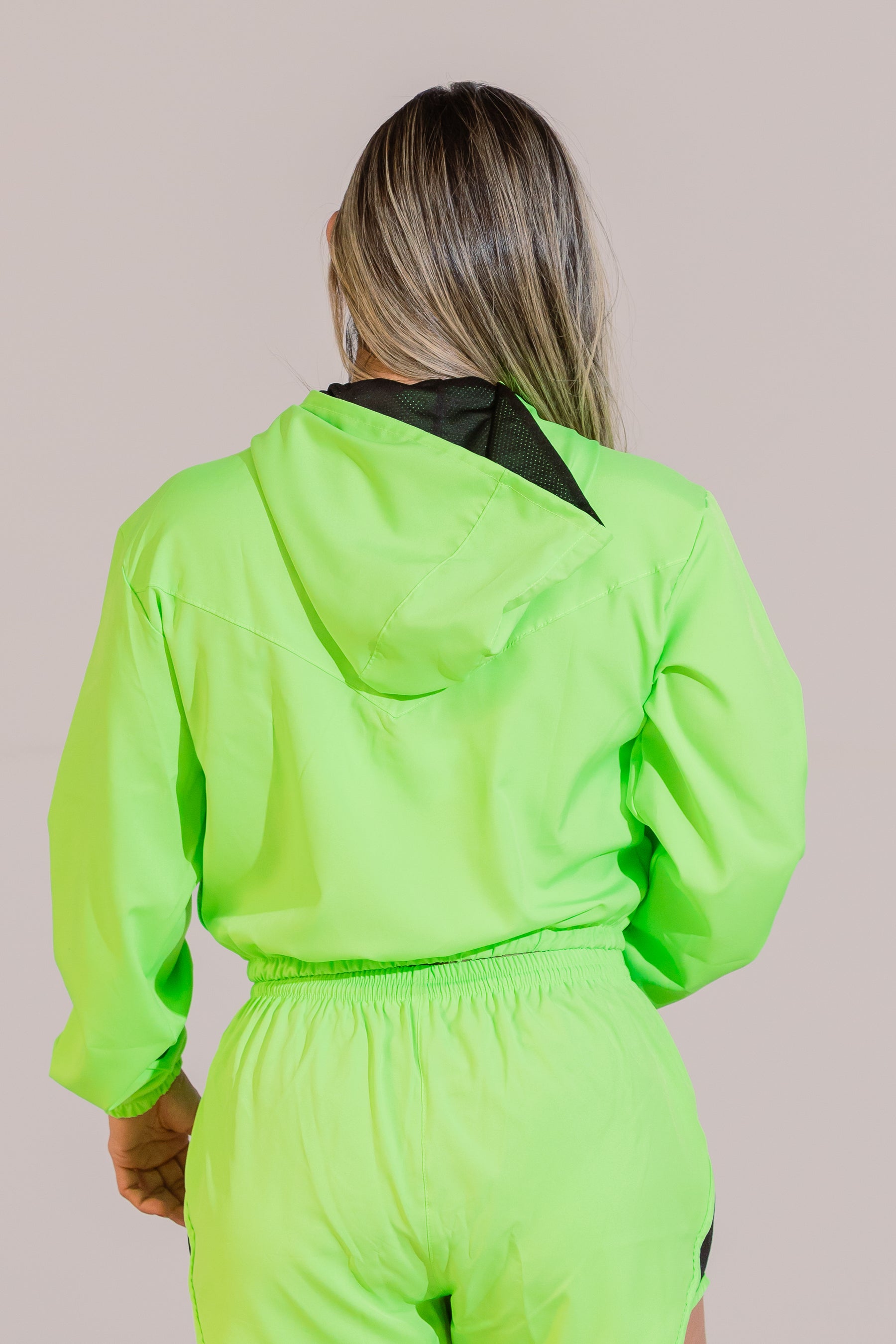 Conjunto Fitness Academia SportZen - Jaqueta Corta Vento + Short Tactel Verde