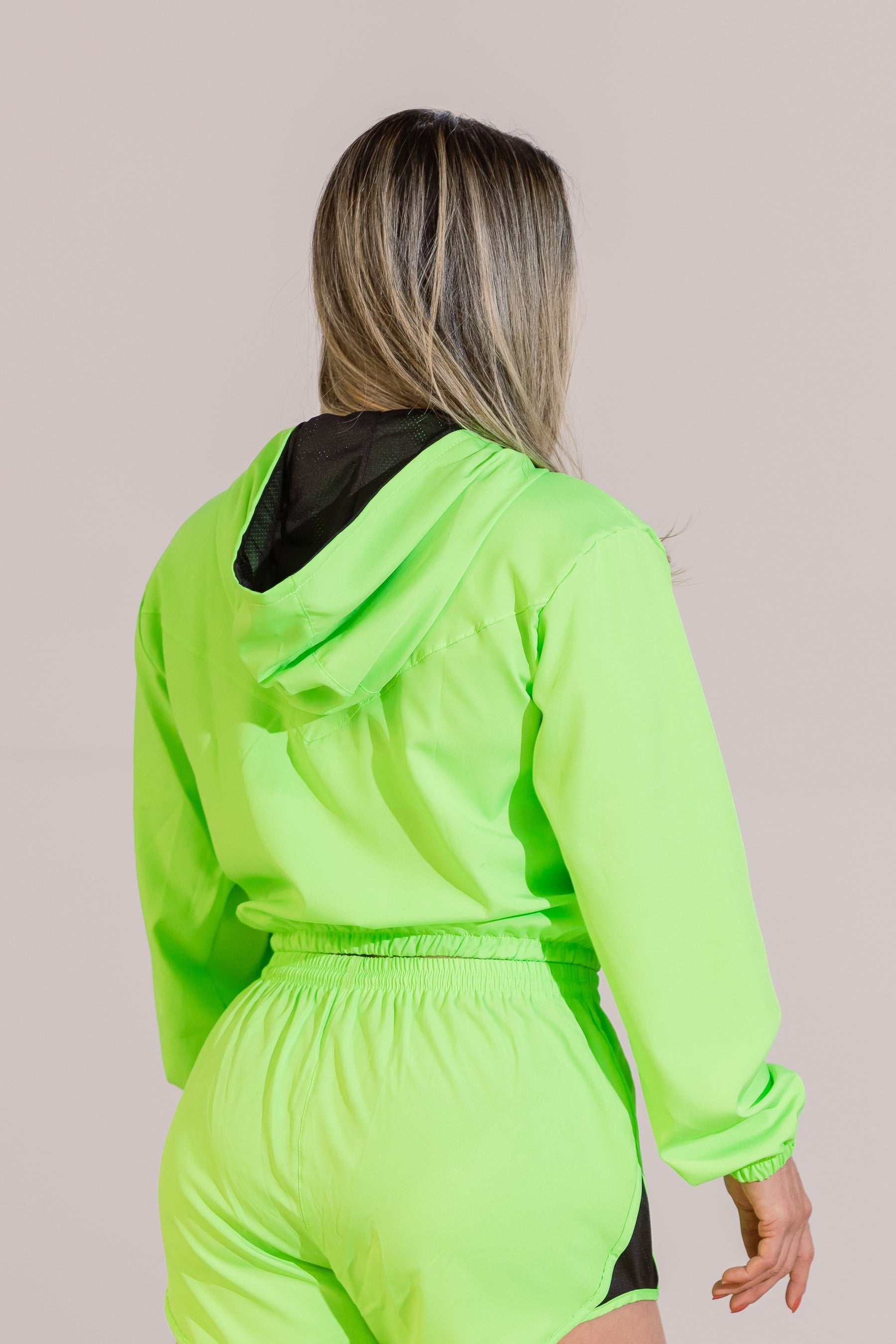 Conjunto Fitness Academia SportZen - Jaqueta Corta Vento + Short Tactel Verde