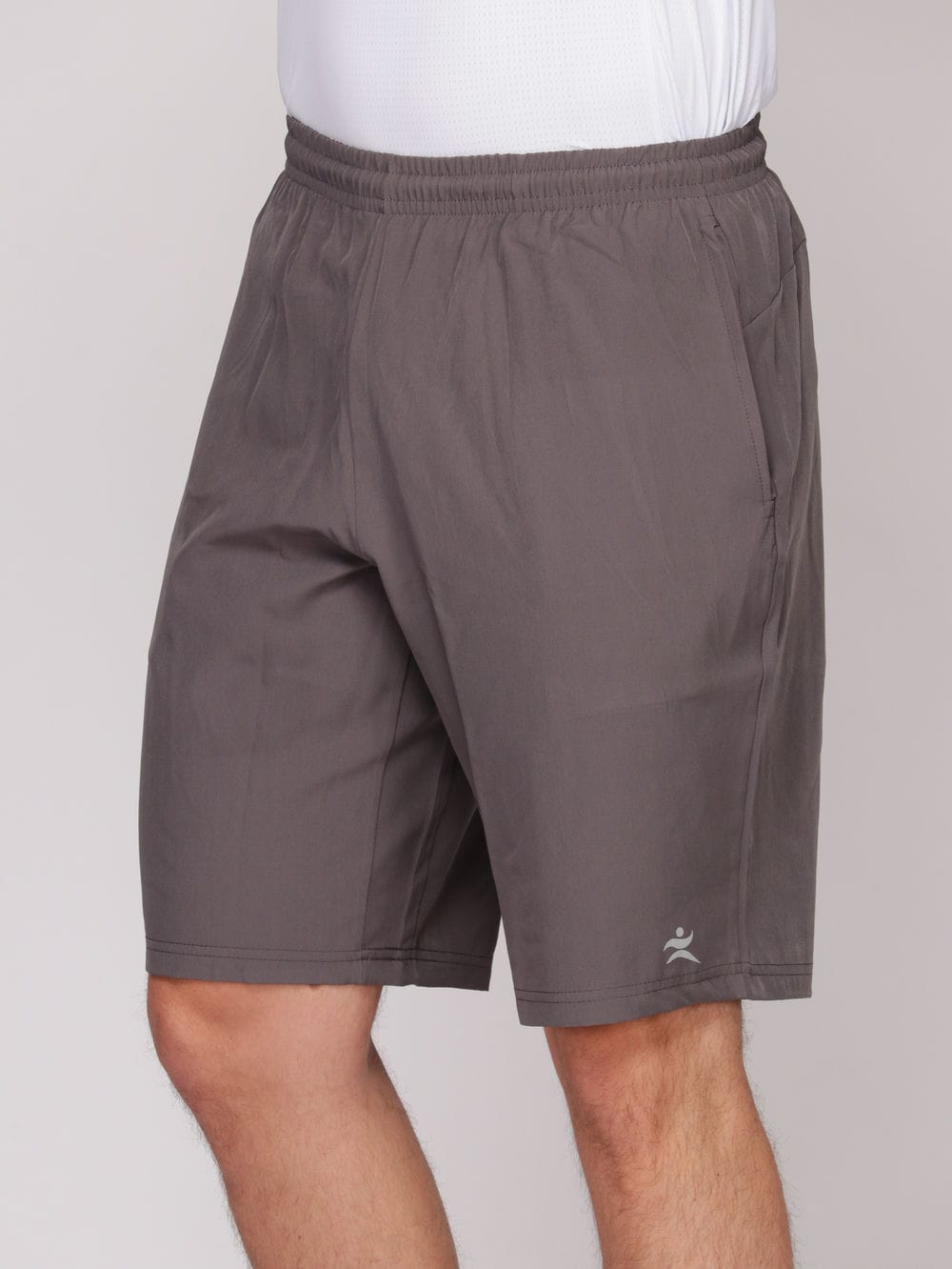Bermuda Masculina Longa Com Bolso em Tactel com Elastano Logo Refletivo - Cinza