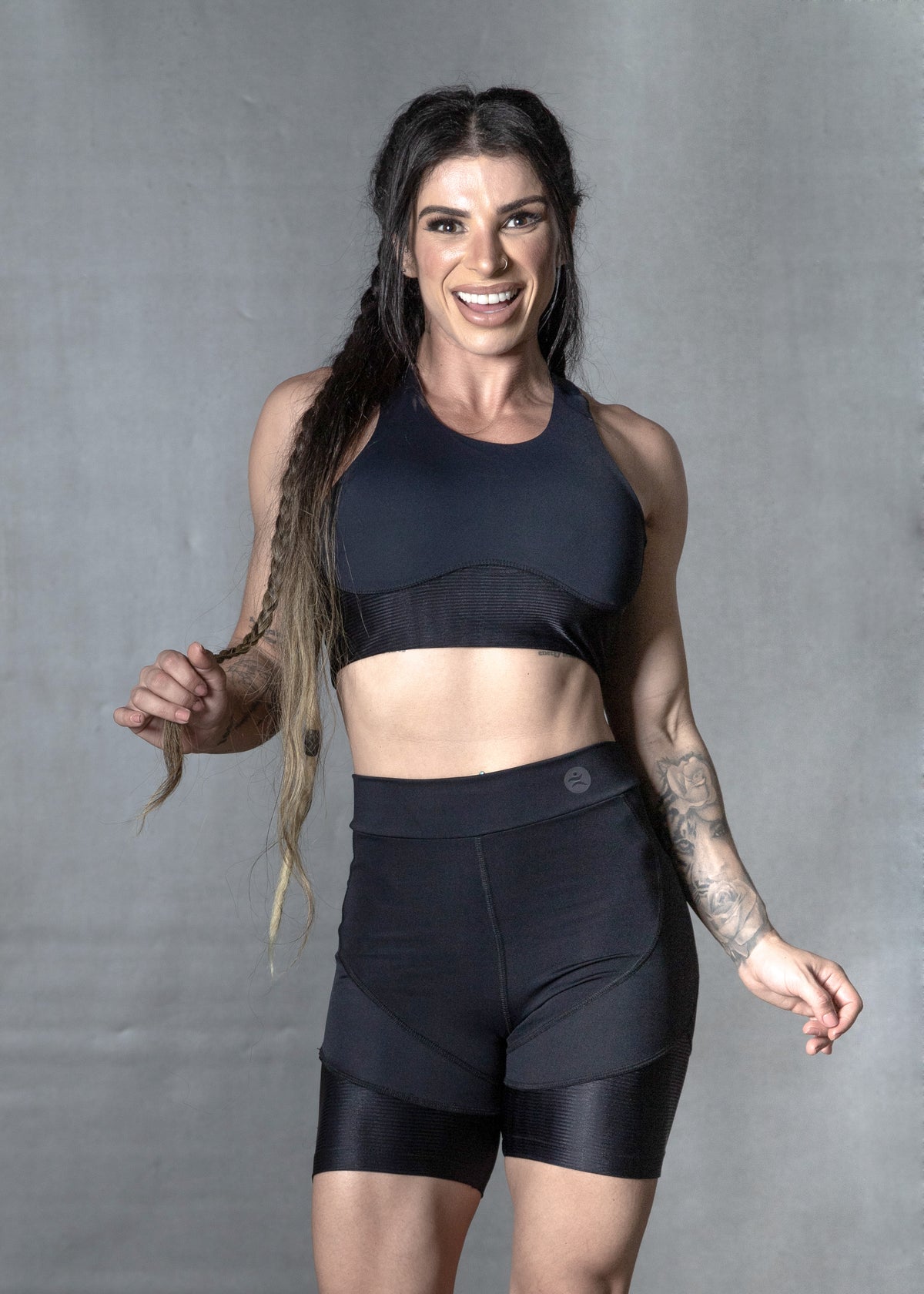 Conjunto Fitness ZenVibe - Top Nadador Underbust + Shorts com Bolso Gloss - Preto