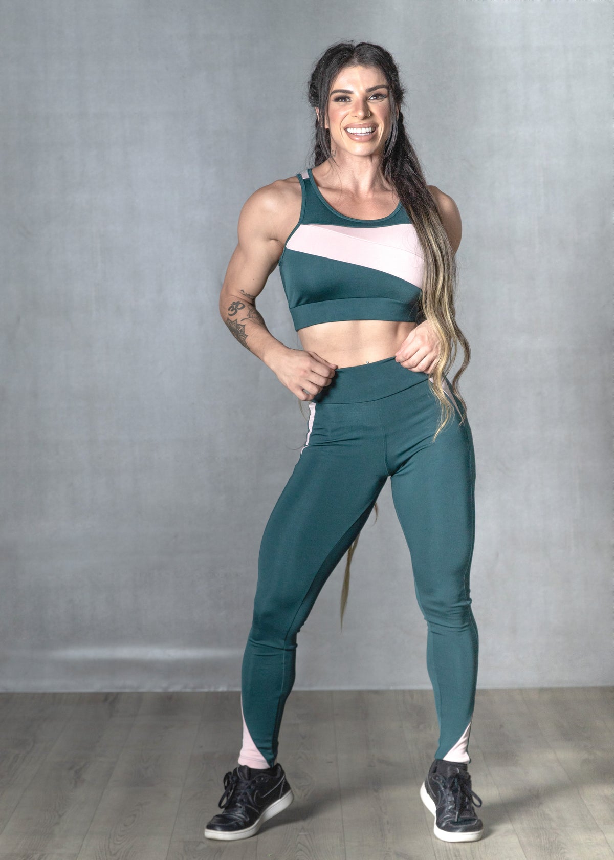 Conjunto Fitness MoveMax - Top Nadador + Calça Legging Recorte - Verde