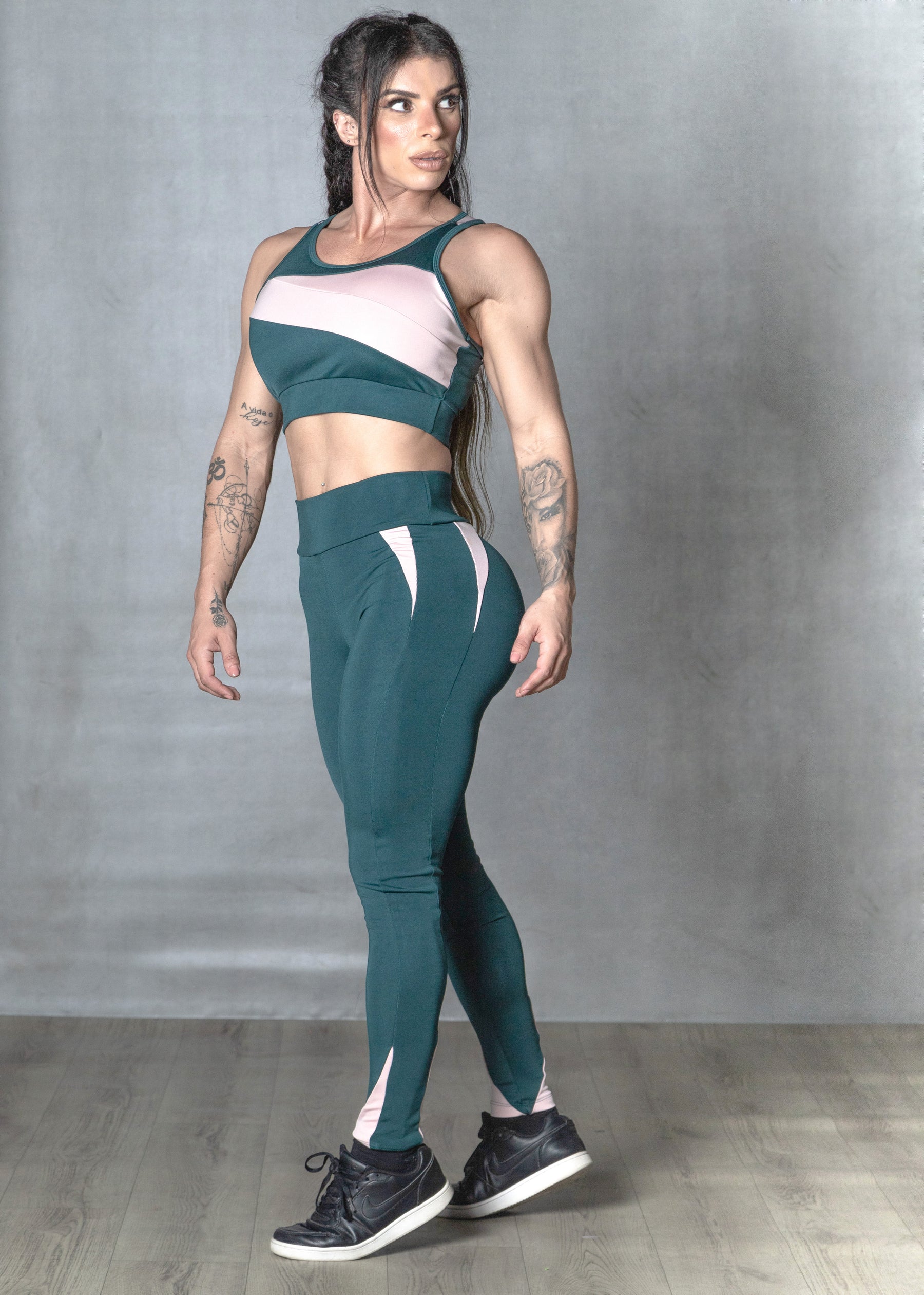 Conjunto Fitness MoveMax - Top Nadador + Calça Legging Recorte - Verde