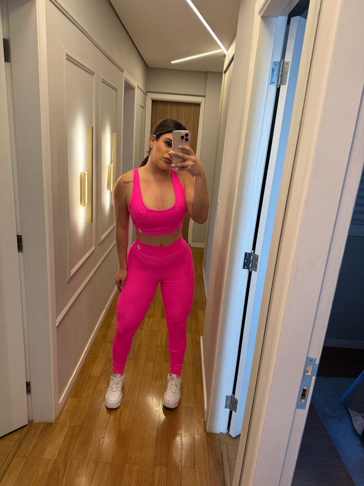 Conjunto Fitness Academia Cocoa Flex Top + Legging Poliamida com Detalhes em recorte